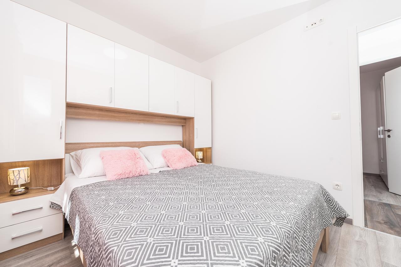 Apartments Janice Pakoštane Kültér fotó