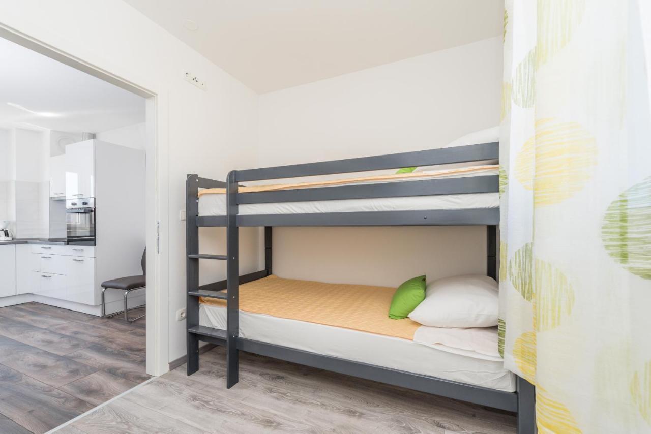 Apartments Janice Pakoštane Kültér fotó